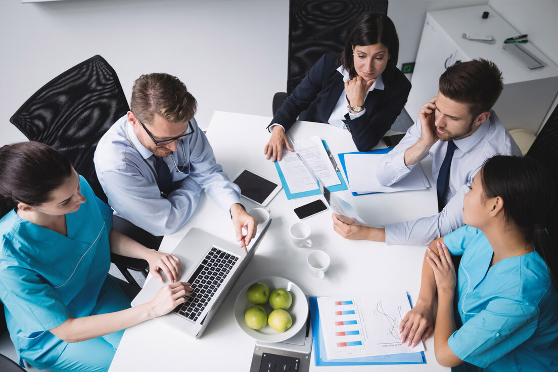 Instalaciones de salud y educación