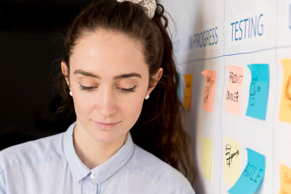 Gráficos y datos con lupa de precisión